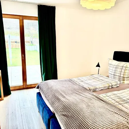 Sonnenwinkel - Mit Wintergarten, Terrasse & Parkplatz *
