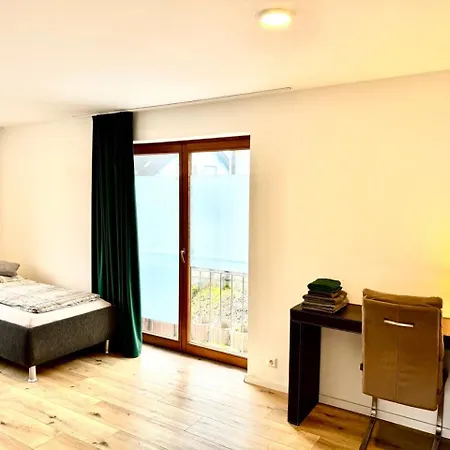Sonnenwinkel - Mit Wintergarten, Terrasse & Parkplatz Apartment Radolfzell am Bodensee