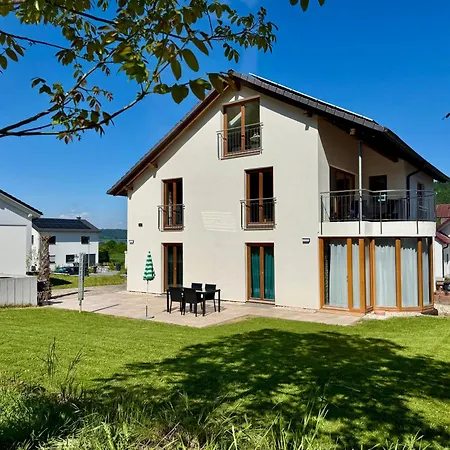 Sonnenwinkel - Mit Wintergarten, Terrasse & Parkplatz Radolfzell am Bodensee