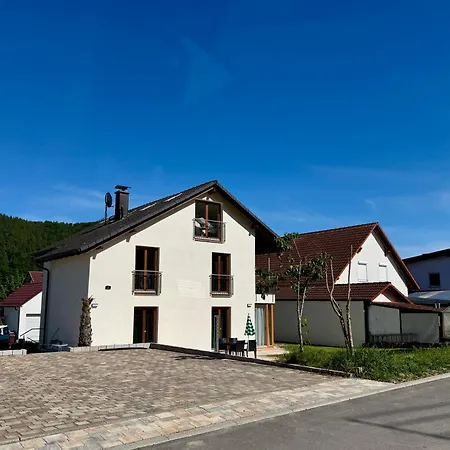 Apartment Sonnenwinkel - Mit Wintergarten, Terrasse & Parkplatz *